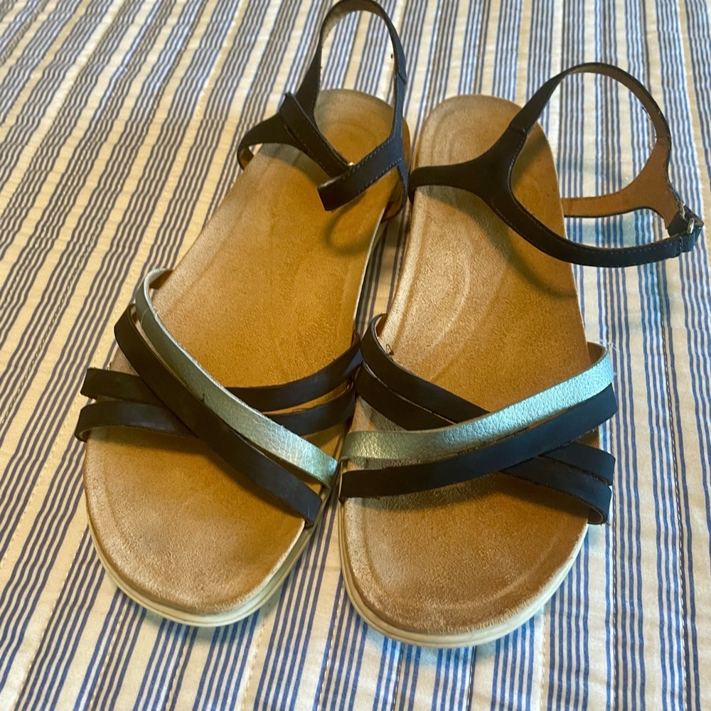 Easy Spirit Women’s Sandal - Picture 1 of 3